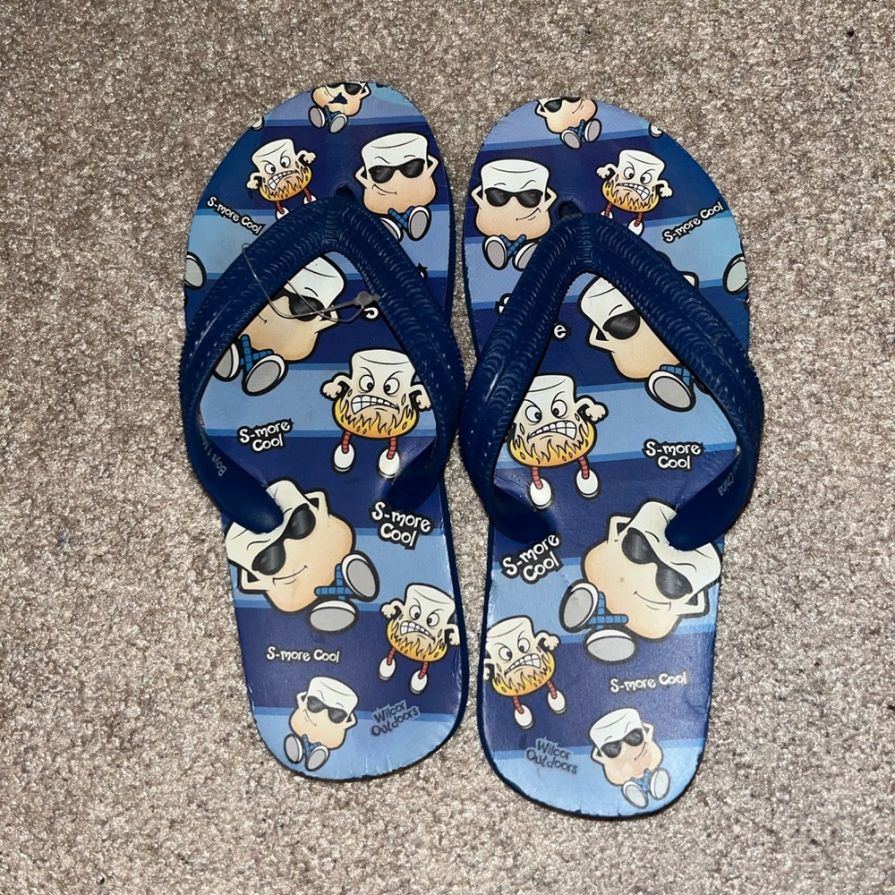 Kids Smores/ camping flip flops size 13/1